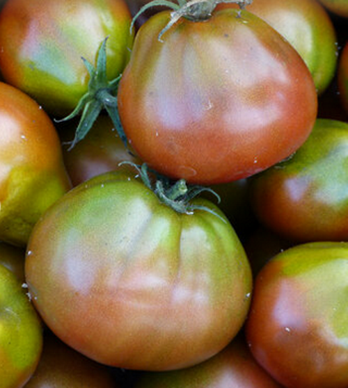 грушевидные сорта томатов необычной окраски